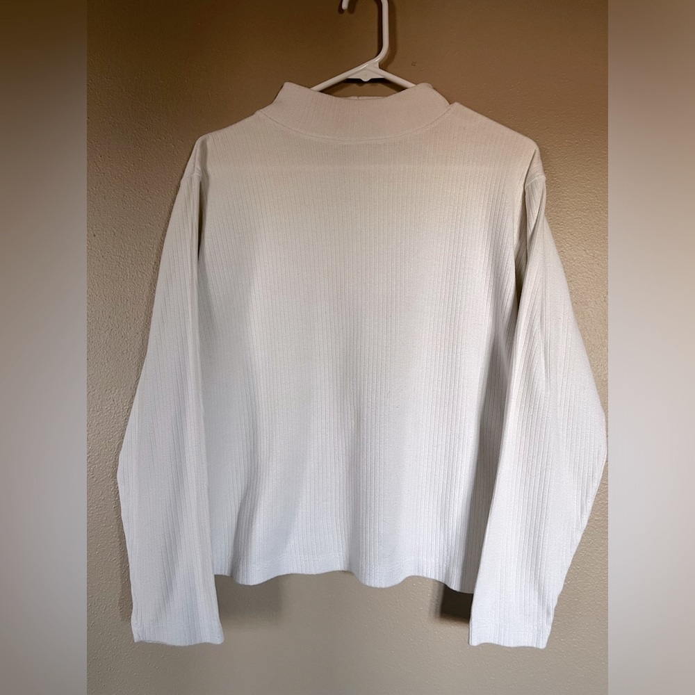 Fashion Bug women’s mock turtleneck. Size Large